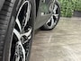 Volvo XC40 B4 Plus Dark | Schuifdak | Trekhaak | Forest Lake! | Harman Kardon | Adaptieve Cruise Control | Bestuurdersstoel elektrisch geheugen | Stoel en Stuurwielverwarming | Parkeercamera | 18 Inch | Passagiersstoel elektrisch | Microtech / alcantara bekleding met wit stiksel en bies | Zitting verlenging voorstoelen | Pilot Assist | BLIS Dode Hoek Detectie | Google Infotainment | Keyless Drive | Parkeersensoren voor+achter | Privacy Glass | Elektrisch bedienbare achterklep | Draadloos telefoon opladen | DAB Radio | Apple Carplay/Android Auto | Volvo On Call met mobiele App functie | Forest Lake Metallic |