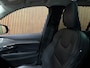 Volvo XC90 T8 AWD Recharge Ultra Dark | Vol! | Bowers & Wilkins | Luchtvering | Stoelventilatie | Trekhaak | 360 Camera | Head-Up Display | Stoelmassage | 455pk | Adaptieve Cruise Control | Stoelverwarming voor+achter | Stuurwielverwarming | Schuifdak | 20 Inch | Full LED  Meesturende koplampen | Pilot Assist | BLIS Dode Hoek Detectie | Alcantara hemelbekleding | Lederen handgrepen en zonnekleppen | Elektrische voorstoelen geheugen | Nappa Lederen bekleding | Zitting verlenging voorstoelen | Lederen Dashboard | Google Infotainment | Keyless Drive | Parkeersensoren voor+achter | Privacy Glass | Elektrisch bedienbare achterklep | Geïntegreerde zongordijnen achterportieren | Geïntegreerd kinderzitje achterin | Verlichte instaplijsten | 7-Persoons | 4-Zone Climate Control | DAB Radio | Apple Carplay/Android Auto | Alarm Klasse III | Draadloos telefoon opladen | Volvo On Call met mobiele App functie | Platinum Grey Metallic |