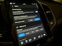 Volvo XC90 T8 AWD Recharge Ultra Dark | Vol! | Bowers & Wilkins | Luchtvering | Stoelventilatie | Trekhaak | 360 Camera | Head-Up Display | Stoelmassage | 455pk | Adaptieve Cruise Control | Stoelverwarming voor+achter | Stuurwielverwarming | Schuifdak | 20 Inch | Full LED  Meesturende koplampen | Pilot Assist | BLIS Dode Hoek Detectie | Alcantara hemelbekleding | Lederen handgrepen en zonnekleppen | Elektrische voorstoelen geheugen | Nappa Lederen bekleding | Zitting verlenging voorstoelen | Lederen Dashboard | Google Infotainment | Keyless Drive | Parkeersensoren voor+achter | Privacy Glass | Elektrisch bedienbare achterklep | Geïntegreerde zongordijnen achterportieren | Geïntegreerd kinderzitje achterin | Verlichte instaplijsten | 7-Persoons | 4-Zone Climate Control | DAB Radio | Apple Carplay/Android Auto | Alarm Klasse III | Draadloos telefoon opladen | Volvo On Call met mobiele App functie | Denim Blue Metallic |