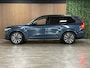 Volvo XC90 T8 AWD Recharge Ultra Dark | Vol! | Bowers & Wilkins | Luchtvering | Stoelventilatie | Trekhaak | 360 Camera | Head-Up Display | Stoelmassage | 455pk | Adaptieve Cruise Control | Stoelverwarming voor+achter | Stuurwielverwarming | Schuifdak | 20 Inch | Full LED  Meesturende koplampen | Pilot Assist | BLIS Dode Hoek Detectie | Alcantara hemelbekleding | Lederen handgrepen en zonnekleppen | Elektrische voorstoelen geheugen | Nappa Lederen bekleding | Zitting verlenging voorstoelen | Lederen Dashboard | Google Infotainment | Keyless Drive | Parkeersensoren voor+achter | Privacy Glass | Elektrisch bedienbare achterklep | Geïntegreerde zongordijnen achterportieren | Geïntegreerd kinderzitje achterin | Verlichte instaplijsten | 7-Persoons | 4-Zone Climate Control | DAB Radio | Apple Carplay/Android Auto | Alarm Klasse III | Draadloos telefoon opladen | Volvo On Call met mobiele App functie | Denim Blue Metallic |