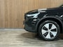 Volvo XC40 T5 Recharge Plus Dark | Trekhaak | Harman Kardon | All Season banden | Bestuurdersstoel elektrisch geheugen | Adaptieve Cruise Control | Stoel en Stuurwielverwarming | Parkeercamera | Pilot Assist | BLIS Dode Hoek Detectie | Parkeersensoren voor+achter | Passagiersstoel elektrisch | 18 Inch | Zitting velenging voorstoelen | Keyless Drive | Climate Control L+R | Regensensor | Privacy Glass | Automatisch dimmende binnen en buitenspiegels | Elektrisch bedienbare achterklep | DAB Radio | Draadloos telefoon opladen | Apple Carplay/Android Auto | Volvo On Call met mobiele App functie | Onyx Black Metallic |