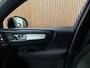 Volvo XC40 T5 Recharge Plus Dark | Trekhaak | Harman Kardon | All Season banden | Bestuurdersstoel elektrisch geheugen | Adaptieve Cruise Control | Stoel en Stuurwielverwarming | Parkeercamera | Pilot Assist | BLIS Dode Hoek Detectie | Parkeersensoren voor+achter | Passagiersstoel elektrisch | 18 Inch | Zitting velenging voorstoelen | Keyless Drive | Climate Control L+R | Regensensor | Privacy Glass | Automatisch dimmende binnen en buitenspiegels | Elektrisch bedienbare achterklep | DAB Radio | Draadloos telefoon opladen | Apple Carplay/Android Auto | Volvo On Call met mobiele App functie | Onyx Black Metallic |