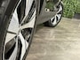 Volvo XC40 T5 Recharge Plus Dark | Trekhaak | Harman Kardon | All Season banden | Bestuurdersstoel elektrisch geheugen | Adaptieve Cruise Control | Stoel en Stuurwielverwarming | Parkeercamera | Pilot Assist | BLIS Dode Hoek Detectie | Parkeersensoren voor+achter | Passagiersstoel elektrisch | 18 Inch | Zitting velenging voorstoelen | Keyless Drive | Climate Control L+R | Regensensor | Privacy Glass | Automatisch dimmende binnen en buitenspiegels | Elektrisch bedienbare achterklep | DAB Radio | Draadloos telefoon opladen | Apple Carplay/Android Auto | Volvo On Call met mobiele App functie | Onyx Black Metallic |