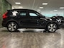 Volvo XC40 T5 Recharge Plus Dark | Trekhaak | Harman Kardon | All Season banden | Bestuurdersstoel elektrisch geheugen | Adaptieve Cruise Control | Stoel en Stuurwielverwarming | Parkeercamera | Pilot Assist | BLIS Dode Hoek Detectie | Parkeersensoren voor+achter | Passagiersstoel elektrisch | 18 Inch | Zitting velenging voorstoelen | Keyless Drive | Climate Control L+R | Regensensor | Privacy Glass | Automatisch dimmende binnen en buitenspiegels | Elektrisch bedienbare achterklep | DAB Radio | Draadloos telefoon opladen | Apple Carplay/Android Auto | Volvo On Call met mobiele App functie | Onyx Black Metallic |