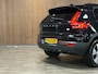 Volvo XC40 T5 Recharge Plus Dark | Trekhaak | Harman Kardon | All Season banden | Bestuurdersstoel elektrisch geheugen | Adaptieve Cruise Control | Stoel en Stuurwielverwarming | Parkeercamera | Pilot Assist | BLIS Dode Hoek Detectie | Parkeersensoren voor+achter | Passagiersstoel elektrisch | 18 Inch | Zitting velenging voorstoelen | Keyless Drive | Climate Control L+R | Regensensor | Privacy Glass | Automatisch dimmende binnen en buitenspiegels | Elektrisch bedienbare achterklep | DAB Radio | Draadloos telefoon opladen | Apple Carplay/Android Auto | Volvo On Call met mobiele App functie | Onyx Black Metallic |