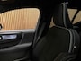 Volvo XC40 Recharge Ultimate 70 kWh | 94% SoH | Schuifdak | 360° Camera | Harman Kardon | All Season banden | Adaptieve Cruise Control | Bestuurdersstoel elektrisch geheugen | Stoel en Stuurwielverwarming | 19 Inch | Passagiersstoel elektrisch | Microtech / alcantara bekleding met wit stiksel en bies | Zitting verlenging voorstoelen | Pilot Assist | BLIS Dode Hoek Detectie | Warmtepomp | Google Infotainment | Keyless Drive | Verlichtingspack 2 | Parkeersensoren voor+achter | Elektrisch bedienbare achterklep | Draadloos telefoon opladen | DAB Radio | Apple Carplay/Android Auto | Volvo On Call met mobiele App functie | Thunder Grey Metallic |