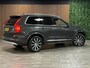 Volvo XC90 T8 AWD Recharge Inscription Long Range | Pine Grey! | Trekhaak | 360° Camera | Harman Kardon | 455pk | Adaptieve Cruise Control | Stoel en Stuurwielverwarming | Full LED Meesturende koplampen | Pilot Assist | BLIS Dode Hoek Detectie | Elektrische voorstoelen geheugen | Lederen bekleding | Zitting verlenging voorstoelen | Lederen dashboard | 20 Inch | Keyless Drive | Parkeersensoren voor+achter | Privacy Glass | Elektrisch bedienbare achterklep | 7-Persoons | 4-Zone Climate Control | Geïntegreerde zongordijnen achterportieren | Verlichte instaplijsten | Draadloos telefoon opladen | Alarm Klasse III | DAB Radio | Apple Carplay/Android Auto | Volvo On Call met mobiele App functie | Pine Grey Metallic |