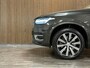 Volvo XC90 T8 AWD Recharge Inscription Long Range | Pine Grey! | Trekhaak | 360° Camera | Harman Kardon | 455pk | Adaptieve Cruise Control | Stoel en Stuurwielverwarming | Full LED Meesturende koplampen | Pilot Assist | BLIS Dode Hoek Detectie | Elektrische voorstoelen geheugen | Lederen bekleding | Zitting verlenging voorstoelen | Lederen dashboard | 20 Inch | Keyless Drive | Parkeersensoren voor+achter | Privacy Glass | Elektrisch bedienbare achterklep | 7-Persoons | 4-Zone Climate Control | Geïntegreerde zongordijnen achterportieren | Verlichte instaplijsten | Draadloos telefoon opladen | Alarm Klasse III | DAB Radio | Apple Carplay/Android Auto | Volvo On Call met mobiele App functie | Pine Grey Metallic |