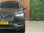 Volvo XC90 T8 AWD Recharge Inscription Long Range | Pine Grey! | Trekhaak | 360° Camera | Harman Kardon | 455pk | Adaptieve Cruise Control | Stoel en Stuurwielverwarming | Full LED Meesturende koplampen | Pilot Assist | BLIS Dode Hoek Detectie | Elektrische voorstoelen geheugen | Lederen bekleding | Zitting verlenging voorstoelen | Lederen dashboard | 20 Inch | Keyless Drive | Parkeersensoren voor+achter | Privacy Glass | Elektrisch bedienbare achterklep | 7-Persoons | 4-Zone Climate Control | Geïntegreerde zongordijnen achterportieren | Verlichte instaplijsten | Draadloos telefoon opladen | Alarm Klasse III | DAB Radio | Apple Carplay/Android Auto | Volvo On Call met mobiele App functie | Pine Grey Metallic |