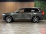 Volvo XC90 T8 AWD Recharge Inscription Long Range | Pine Grey! | Trekhaak | 360° Camera | Harman Kardon | 455pk | Adaptieve Cruise Control | Stoel en Stuurwielverwarming | Full LED Meesturende koplampen | Pilot Assist | BLIS Dode Hoek Detectie | Elektrische voorstoelen geheugen | Lederen bekleding | Zitting verlenging voorstoelen | Lederen dashboard | 20 Inch | Keyless Drive | Parkeersensoren voor+achter | Privacy Glass | Elektrisch bedienbare achterklep | 7-Persoons | 4-Zone Climate Control | Geïntegreerde zongordijnen achterportieren | Verlichte instaplijsten | Draadloos telefoon opladen | Alarm Klasse III | DAB Radio | Apple Carplay/Android Auto | Volvo On Call met mobiele App functie | Pine Grey Metallic |