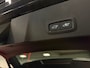 Volvo XC40 T4 Recharge Plus Bright | Trekhaak | Harman Kardon | All Season banden | Bestuurdersstoel elektrisch geheugen | Adaptieve Cruise Control | Stoel en Stuurwielverwarming | Parkeercamera | Pilot Assist | BLIS Dode Hoek Detectie | Parkeersensoren voor+achter | Passagiersstoel elektrisch | 18 Inch | Zitting velenging voorstoelen | Keyless Drive | Climate Control L+R | Regensensor | Privacy Glass | Automatisch dimmende binnen en buitenspiegels | Elektrisch bedienbare achterklep | DAB Radio | Draadloos telefoon opladen | Apple Carplay/Android Auto | Volvo On Call met mobiele App functie | Thunder Grey Metallic |