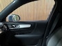 Volvo XC40 T4 Recharge Plus Bright | Trekhaak | Harman Kardon | All Season banden | Bestuurdersstoel elektrisch geheugen | Adaptieve Cruise Control | Stoel en Stuurwielverwarming | Parkeercamera | Pilot Assist | BLIS Dode Hoek Detectie | Parkeersensoren voor+achter | Passagiersstoel elektrisch | 18 Inch | Zitting velenging voorstoelen | Keyless Drive | Climate Control L+R | Regensensor | Privacy Glass | Automatisch dimmende binnen en buitenspiegels | Elektrisch bedienbare achterklep | DAB Radio | Draadloos telefoon opladen | Apple Carplay/Android Auto | Volvo On Call met mobiele App functie | Thunder Grey Metallic |