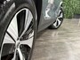 Volvo XC40 T4 Recharge Plus Bright | Trekhaak | Harman Kardon | All Season banden | Bestuurdersstoel elektrisch geheugen | Adaptieve Cruise Control | Stoel en Stuurwielverwarming | Parkeercamera | Pilot Assist | BLIS Dode Hoek Detectie | Parkeersensoren voor+achter | Passagiersstoel elektrisch | 18 Inch | Zitting velenging voorstoelen | Keyless Drive | Climate Control L+R | Regensensor | Privacy Glass | Automatisch dimmende binnen en buitenspiegels | Elektrisch bedienbare achterklep | DAB Radio | Draadloos telefoon opladen | Apple Carplay/Android Auto | Volvo On Call met mobiele App functie | Thunder Grey Metallic |