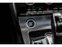 Jaguar F-Type 2.0T R-Dynamic 300PK AUTO | Panoramadak | Achteruitrijcamera | Parkeerassistent | Climate control | Cruise control | LED | Stoel/stuurverwarming | Navigatie | Dodehoek detectie | keyless entry/start | Elektrisch verstelbare stoelen | 20"LMV
