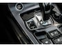 Jaguar F-Type 2.0T R-Dynamic 300PK AUTO | Panoramadak | Achteruitrijcamera | Parkeerassistent | Climate control | Cruise control | LED | Stoel/stuurverwarming | Navigatie | Dodehoek detectie | keyless entry/start | Elektrisch verstelbare stoelen | 20"LMV