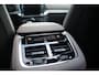 Volvo XC90 T8 Plug-in hybrid AWD Ultra Bright Exec. Ed. | Verwarmde, Geventileerde en Masserende Voorstoelen | Luchtvering | Panoramisch Schuif-/Kanteldak | 360º Camera | Gelamineerd en Getint Glas Achter| Bowers & Wilkins | 22 Lichtmetalen velgen.