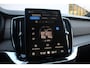 Volvo XC90 T8 Plug-in hybrid AWD Ultra Bright Exec. Ed. | Verwarmde, Geventileerde en Masserende Voorstoelen | Luchtvering | Panoramisch Schuif-/Kanteldak | 360º Camera | Gelamineerd en Getint Glas Achter| Bowers & Wilkins | 22 Lichtmetalen velgen.