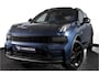 Lynk & Co 01 1.5 PHEV 261PK MY23 | Blackpakket | Donkere hemel | 360 Camera | 7.4 kWh boordlader | S/K-panodak | Adapt. Cruise | Memory | Elek. klep | LM 20" | 5475