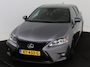 Lexus CT 200h Sport Edition | Dealer onderhouden | Parkeersensoren voor+achter | Climate Control | Cruise Control Adaptive | Navigatie | Half leder rood/alcantara bekleding (Black/Dark Rose) |