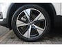 Volvo XC40 Recharge Pro | Adaptive Cruise & Pilot Assist | Semi elektr. trekhaak | Panoramisch schuif-/kanteldak | All Season Banden | Power Seats incl. Memory | Stoel & Stuurverwarming | Harman/Kardon Premium Audio |