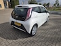 Toyota Aygo 1.0 VVT-i x-play 5 drs met airco top onder houden