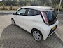 Toyota Aygo 1.0 VVT-i x-play 5 drs met airco top onder houden