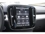 Volvo XC40 B3 177PK Automaat Plus Black Edition / Cruise control / Harman Kardon / 20'' velgen / Elektrisch verstelbare stoelen met geheugen / Stoel- en stuurverwarming