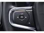 Volvo XC40 B3 177PK Automaat Plus Black Edition / Cruise control / Harman Kardon / 20'' velgen / Elektrisch verstelbare stoelen met geheugen / Stoel- en stuurverwarming