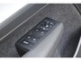 Volvo XC40 B3 177PK Automaat Plus Black Edition / Cruise control / Harman Kardon / 20'' velgen / Elektrisch verstelbare stoelen met geheugen / Stoel- en stuurverwarming