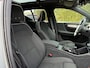 Volvo XC40 B4 Plus Black Edition | Panoramadak | 360 camera | Memory Seats | Trekhaak | Harman/Kardon | Stoel/Stuur Verwarming