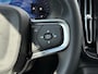 Volvo XC40 B4 Plus Black Edition | Panoramadak | 360 camera | Memory Seats | Trekhaak | Harman/Kardon | Stoel/Stuur Verwarming