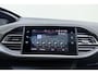 Peugeot 308 SW 1.2T Blue Lease GT | Panorama dak | 18'' Lichtmetalen velgen | Full LED | Trekhaak | Alcantara bekleding | Digitale Cockpit | Apple Carplay & Android Auto | Keyless Entry & Start | Camera | Climate Control | Navigatie | VOL!