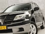 Mitsubishi Outlander 2.0 Travel (CLIMATE, CRUISE, NAP, SPORTSTOELEN, GETINT GLAS, TREKHAAK, ELEK PAKKET, NIEUWSTAAT)