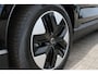 Volvo EX30 P5 Long Range Plus Europa 69 kWh | Achteruitrijcamera | Apple Carplay & Android Auto | audio installatie premium | Bots waarschuwing systeem | Cruise control adaptief met Stop&Go en stuurhulp | Lichtmetalen velgen 5-spaaks 18" | Dodehoekdetectie met correctie | Stof/kunstlederen bekleding | Extra getint glas
