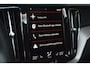 Volvo XC60 T5 R-Design | Panoramadak | Camera | Standkachel | Verwarmd stuur / stoelen | Dealeronderhouden