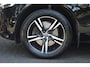 Volvo XC60 T5 R-Design | Panoramadak | Camera | Standkachel | Verwarmd stuur / stoelen | Dealeronderhouden