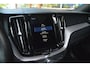 Volvo XC60 T5 R-Design | Panoramadak | Camera | Standkachel | Verwarmd stuur / stoelen | Dealeronderhouden