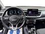 Kia Stonic 1.0 T-GDi MHEV DynamicPlusLine Automaat | Navi | Apple Carplay/Android Auto | Metallic lak | Stoel & stuurverwarming | Fabrieksgarantie t/m 11-8-2032 + 3x 1 jaar* | NAP