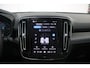Volvo EC40 Single Motor Ext. Range Ultra Bl.Ed. Europa 82 kWh | Panoramadak | Verwarmbare voorstoelen+stuurwiel | Elektrisch bedienbare voorstoelen | 360 graden camera | Premium Audio by Harman Kardon | Warmtepomp | Adaptieve Cruise Control