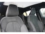 Volvo EC40 Single Motor Ext. Range Ultra Bl.Ed. Europa 82 kWh | Panoramadak | Verwarmbare voorstoelen+stuurwiel | Elektrisch bedienbare voorstoelen | 360 graden camera | Premium Audio by Harman Kardon | Warmtepomp | Adaptieve Cruise Control