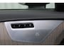 Volvo XC90 2.0 B5 AWD Inscription Intro Edition | Incl. 12 maanden garantie | 7 persoons | Adaptieve cruise control | Pilot assist | Bowers & Wilkins audio | Head-up display | Stoelverwarming/ventilatie | Stuurverwarming | Schuif/kantel dak | Trekhaak |