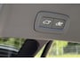 Volvo EC40 Twin Motor Ultra Black Edition Europa 82 kWh | Panoramadak | Elektrisch verstelbare voorstoelen met geheugenfunctie | Harman Kardon | 360 graden camera | Extra getint glas | 20 inch. lichtmetalen velgen | Stoel-/stuurwielverwarming | Pilot assist | Verwarmde achterbank | Dak in contrasterende kleur