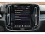 Volvo EC40 Twin Motor Ultra Black Edition Europa 82 kWh | Panoramadak | Elektrisch verstelbare voorstoelen met geheugenfunctie | Harman Kardon | 360 graden camera | Extra getint glas | 20 inch. lichtmetalen velgen | Stoel-/stuurwielverwarming | Pilot assist | Verwarmde achterbank | Dak in contrasterende kleur