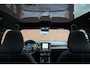 Volvo EC40 Twin Motor Ultra Black Edition Europa 82 kWh | Panoramadak | Elektrisch verstelbare voorstoelen met geheugenfunctie | Harman Kardon | 360 graden camera | Extra getint glas | 20 inch. lichtmetalen velgen | Stoel-/stuurwielverwarming | Pilot assist | Verwarmde achterbank | Dak in contrasterende kleur
