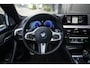 BMW 5-Serie Touring 540i 340 pk xDrive High Executive M-Sportpakket / Pano-Dak/ Bowers&Wilkins/ Massage/ Head-Up/ Soft-Close/ Adap.Ond./ Nappa-Leder/ Adap.Cruise/ Stoel.Verw/ Stuur-Verw/ Trekhaak/ 20'' LMV