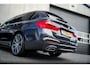 BMW 5-Serie Touring 540i 340 pk xDrive High Executive M-Sportpakket / Pano-Dak/ Bowers&Wilkins/ Massage/ Head-Up/ Soft-Close/ Adap.Ond./ Nappa-Leder/ Adap.Cruise/ Stoel.Verw/ Stuur-Verw/ Trekhaak/ 20'' LMV