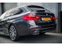 BMW 5-Serie Touring 540i 340 pk xDrive High Executive M-Sportpakket / Pano-Dak/ Bowers&Wilkins/ Massage/ Head-Up/ Soft-Close/ Adap.Ond./ Nappa-Leder/ Adap.Cruise/ Stoel.Verw/ Stuur-Verw/ Trekhaak/ 20'' LMV