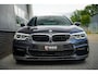 BMW 5-Serie Touring 540i 340 pk xDrive High Executive M-Sportpakket / Pano-Dak/ Bowers&Wilkins/ Massage/ Head-Up/ Soft-Close/ Adap.Ond./ Nappa-Leder/ Adap.Cruise/ Stoel.Verw/ Stuur-Verw/ Trekhaak/ 20'' LMV