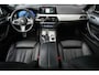 BMW 5-Serie Touring 540i 340 pk xDrive High Executive M-Sportpakket / Pano-Dak/ Bowers&Wilkins/ Massage/ Head-Up/ Soft-Close/ Adap.Ond./ Nappa-Leder/ Adap.Cruise/ Stoel.Verw/ Stuur-Verw/ Trekhaak/ 20'' LMV