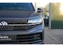Volkswagen Touareg 3.0 TSi eHybrid 4MOTION R design | Luchtvering | Panoramisch schuifdak | Adaptieve Cruise Control | Head-up display | Soft close portieren | Leder "Puglia" "R-logo' zwart/ blauwe stikking |